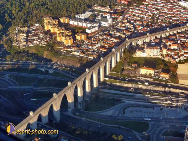 Nom de l'image : L1030906-1 — Description :  Mothersprayer - Portugal - construction of a new center