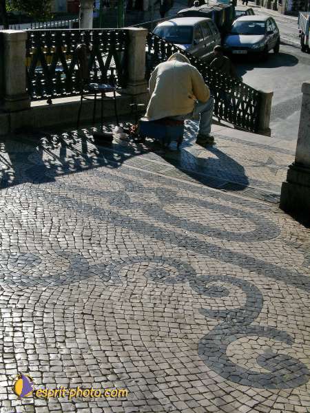 Nom de l'image : L1030953-1 — Description :  Mothersprayer - Portugal - construction of a new center