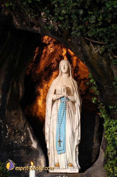 Nom de l'image : D1162231-01 — Description :  Lourdes 2004 - Pèlerinage du Pape à Lourdes