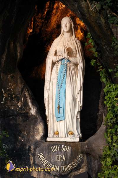 Nom de l'image : D1162240-01 — Description :  Lourdes 2004 - Pèlerinage du Pape à Lourdes