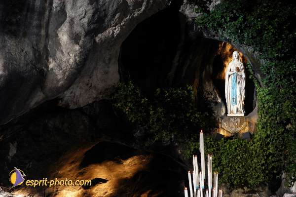 Nom de l'image : D1163141-01 — Description :  Lourdes 2004 - Pèlerinage du Pape à Lourdes
