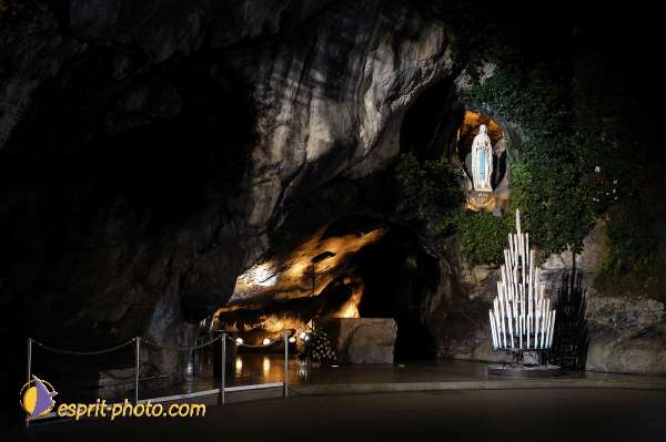 Nom de l'image : D1163146-01 — Description :  Lourdes 2004 - Pèlerinage du Pape à Lourdes