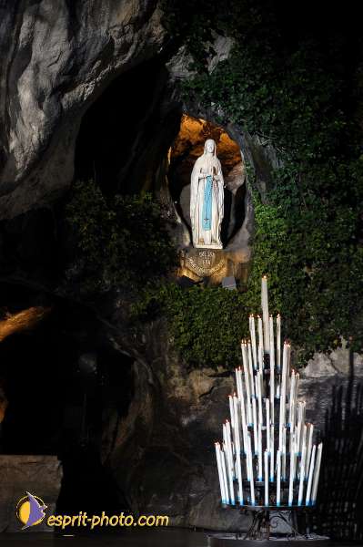 Nom de l'image : D1163152-01 — Description :  Lourdes 2004 - Pèlerinage du Pape à Lourdes