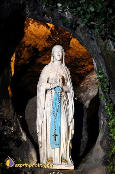 Nom de l'image : D1163175-01 — Description :  Lourdes 2004 - Pèlerinage du Pape à Lourdes