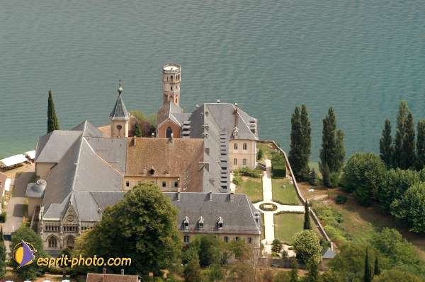 Nom de l'image : D1054996-1 — Description :  Chemin Neuf - Abbaye d'Hautecombe - Festival des jeunes