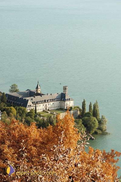 Nom de l'image : D1057077-nef-1 — Description :  Chemin Neuf - Abbaye d'Hautecombe - Festival de jeunes Chemin Ne