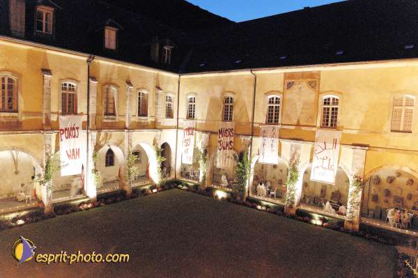 Nom de l'image : D1057603-nef-1 — Description :  Chemin Neuf - Abbaye d'Hautecombe - Festival des jeunes