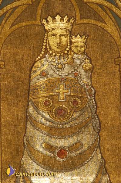 Nom de l'image : Vierge_a_l_Enfant_D1178905-nef-1 — Description :  Notre Dame de Loreto (Ancona / Italie)