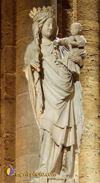 Nom de l'image : Vierge_a_l_Enfant_D1191989-1 — Description :  Toussaint 2004 - Messe avec les sans abri