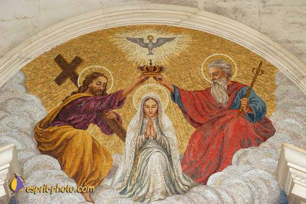 Nom de l'image : Vierge_Marie_Couronnement_D1161400-01 — Description :  Fatima (Portugal)
