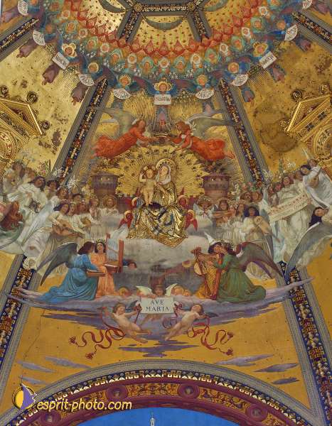 Nom de l'image : Vierge_Marie_Couronnement_D1179225-nef-1 — Description :  Notre Dame de Loreto (Ancona / Italie)