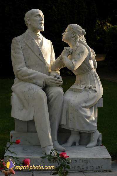 Nom de l'image : Ste_Therese_de_Lisieux_D1184454-1 — Description :  Lisieux : Les Buissonets, lieux ou a vecu la petite Thérèse