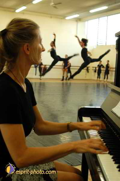 Nom de l'image : D1180969-2 — Description :  Ecole de danse Classique( Ballet) de Liliana COSI et Marinel STE