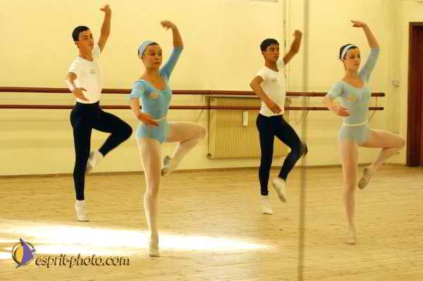 Nom de l'image : D1181528-1 — Description :  Ecole de danse Classique( Ballet) de Liliana COSI et Marinel STE