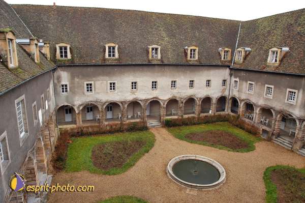 Nom de l'image : 193D1207491-1 — Description :  Maison de Retrait St Lazar à AUTUN (Bourgogne)