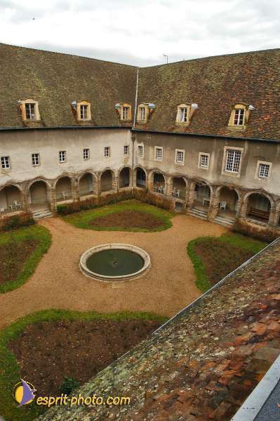 Nom de l'image : 197D1207505-1 — Description :  Maison de Retrait St Lazar à AUTUN (Bourgogne)