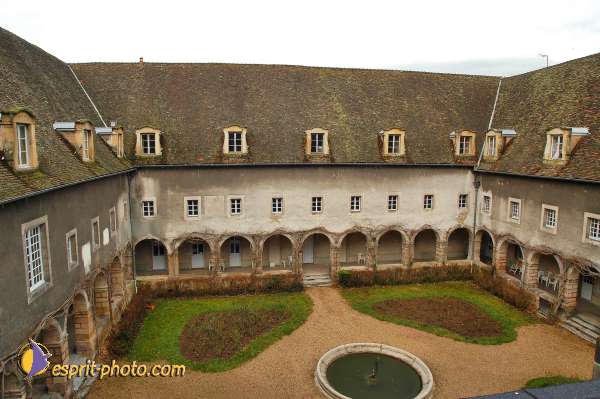 Nom de l'image : 198D1207507-1 — Description :  Maison de Retrait St Lazar à AUTUN (Bourgogne)