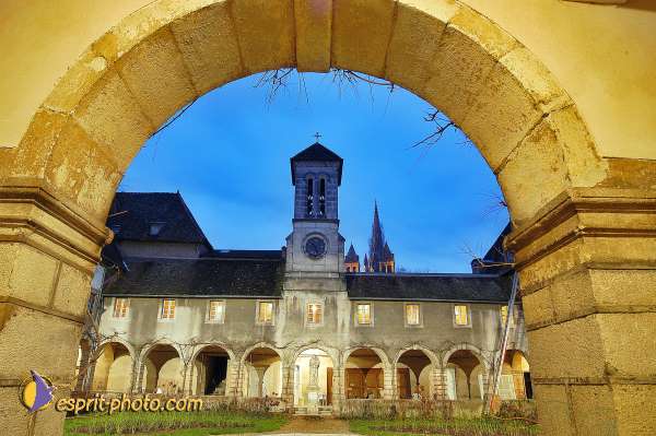 Nom de l'image : 203D1207265-1 — Description :  Maison de Retrait St Lazar à AUTUN (Bourgogne)