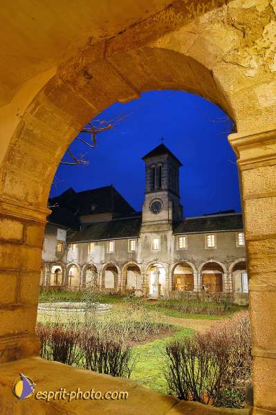 Nom de l'image : 205D1207278-1 — Description :  Maison de Retrait St Lazar à AUTUN (Bourgogne)