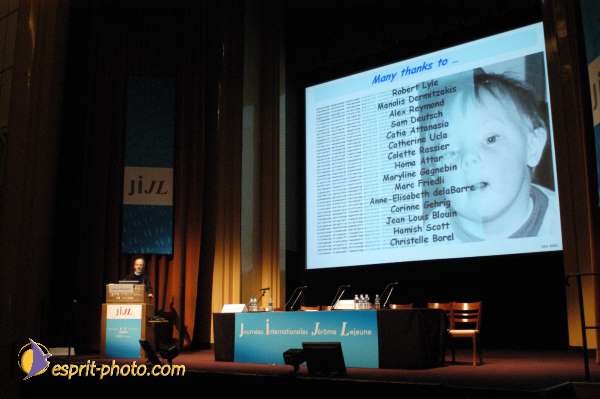 Nom de l'image : E00016769-1 — Description :  Toussaint 2004 - Messe avec les sans abri