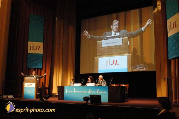 Nom de l'image : E00017461-1 — Description :  Toussaint 2004 - Messe avec les sans abri