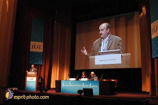 Nom de l'image : E00017507-1 — Description :  Toussaint 2004 - Messe avec les sans abri