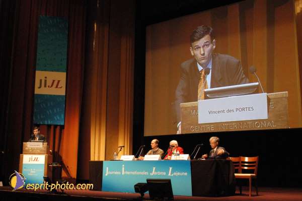 Nom de l'image : E00017719-1 — Description :  Toussaint 2004 - Messe avec les sans abri