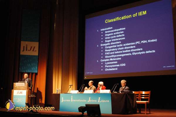 Nom de l'image : E00017730-1 — Description :  Toussaint 2004 - Messe avec les sans abri