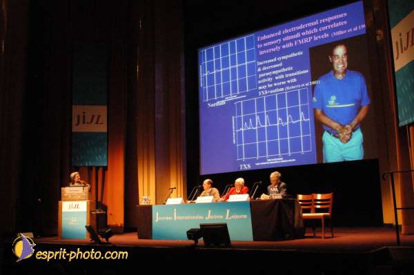 Nom de l'image : E00017823-1 — Description :  Toussaint 2004 - Messe avec les sans abri