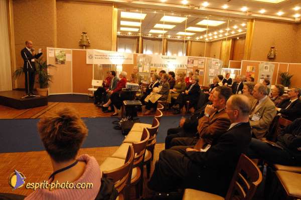 Nom de l'image : E00018106-1 — Description :  Toussaint 2004 - Messe avec les sans abri