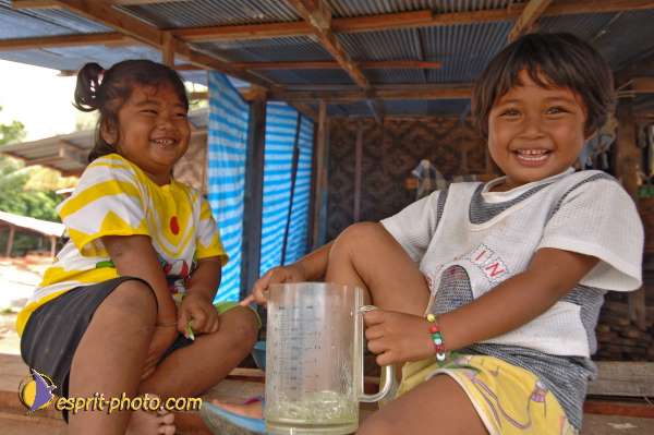 Nom de l'image : D2088210_1 — Description :  Enfants du Mékong