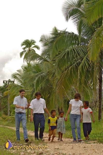 Nom de l'image : D2088373_1 — Description :  Enfants du Mékong