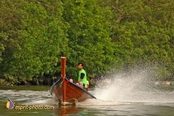 Nom de l'image : D2088816_1 — Description :  Enfants du Mékong