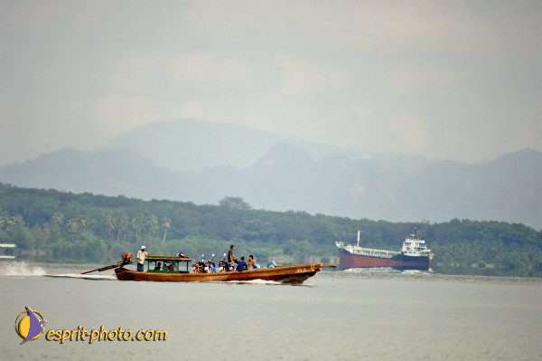 Nom de l'image : D2090165_1 — Description :  Enfants du Mékong