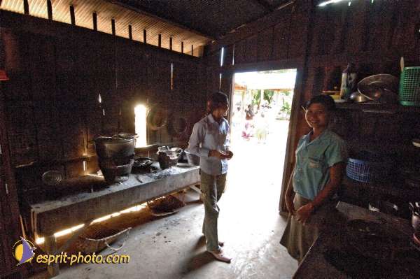 Nom de l'image : D2092692_1 — Description :  Enfants du Mékong