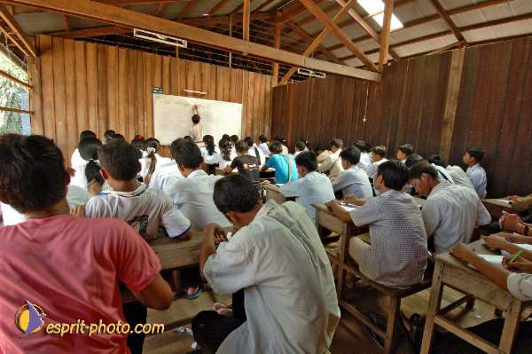 Nom de l'image : D2093917_1 — Description :  Enfants du Mékong