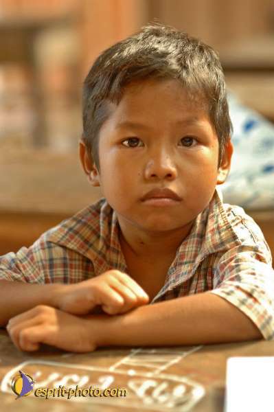 Nom de l'image : D2094642_1 — Description :  Enfants du Mékong