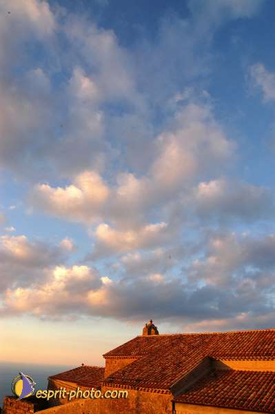 Nom de l'image : D1173526-1 — Description :  Franciscaine Rinovati (Soeurs) à Tusa (Sicile)