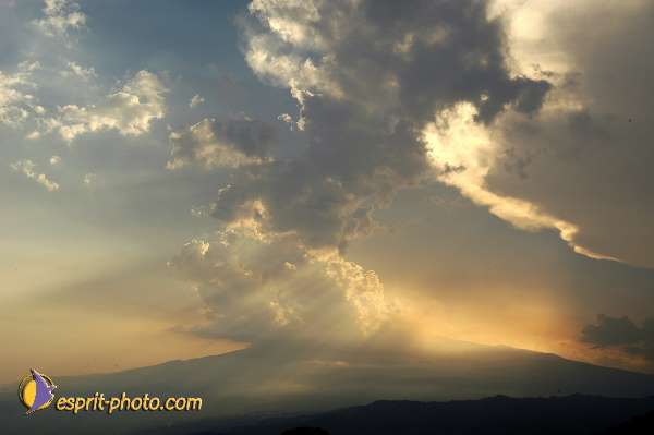 Nom de l'image : D1177927-1 — Description :  Taormina - Giardini Nàxos - Etna