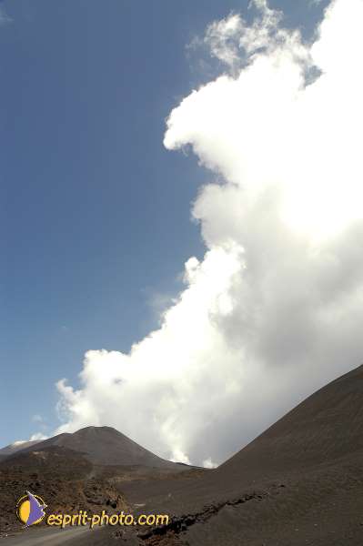 Nom de l'image : D1177185-1 — Description :  Etna - Eruption du volcan sur l'Etna en Sicile le 15/09/2005
