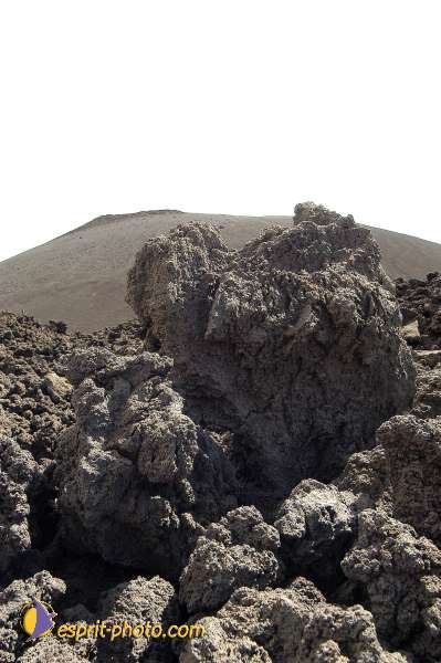 Nom de l'image : D1177217-1 — Description :  Etna - Eruption du volcan sur l'Etna en Sicile le 15/09/2005