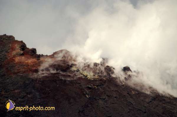 Nom de l'image : D1177257-1 — Description :  Etna - Eruption du volcan sur l'Etna en Sicile le 15/09/2005