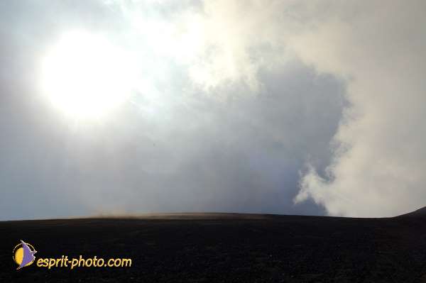 Nom de l'image : D1177323-1 — Description :  Etna - Eruption du volcan sur l'Etna en Sicile le 15/09/2005