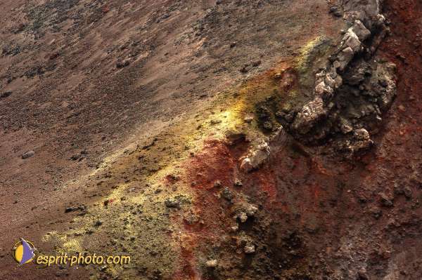 Nom de l'image : D1177403-1 — Description :  Etna - Eruption du volcan sur l'Etna en Sicile le 15/09/2005