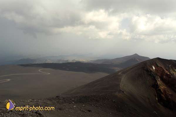 Nom de l'image : D1177426-1 — Description :  Etna - Eruption du volcan sur l'Etna en Sicile le 15/09/2005