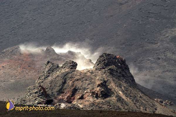 Nom de l'image : D1177480-1 — Description :  Etna - Eruption du volcan sur l'Etna en Sicile le 15/09/2005