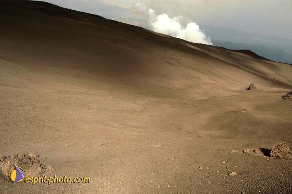 Nom de l'image : D1177503-1 — Description :  Etna - Eruption du volcan sur l'Etna en Sicile le 15/09/2005