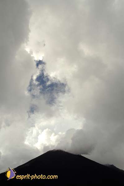 Nom de l'image : D1177522-1 — Description :  Etna - Eruption du volcan sur l'Etna en Sicile le 15/09/2005