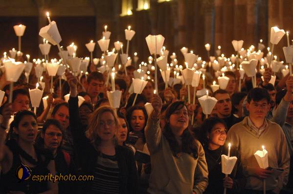 Nom de l'image : E2069015_1 — Description :  Routes de Vezelay 2008