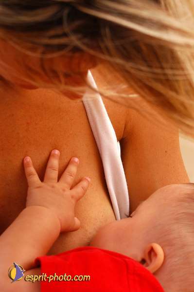 Nom de l'image : D1167143-1 — Description :  Mère et enfant - aleitement